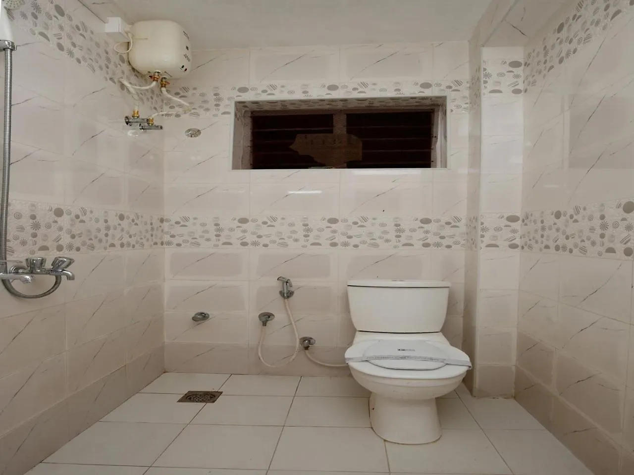 ***  טריואנדרום Oyo 9797 Hotel Vbee Plaza הודו