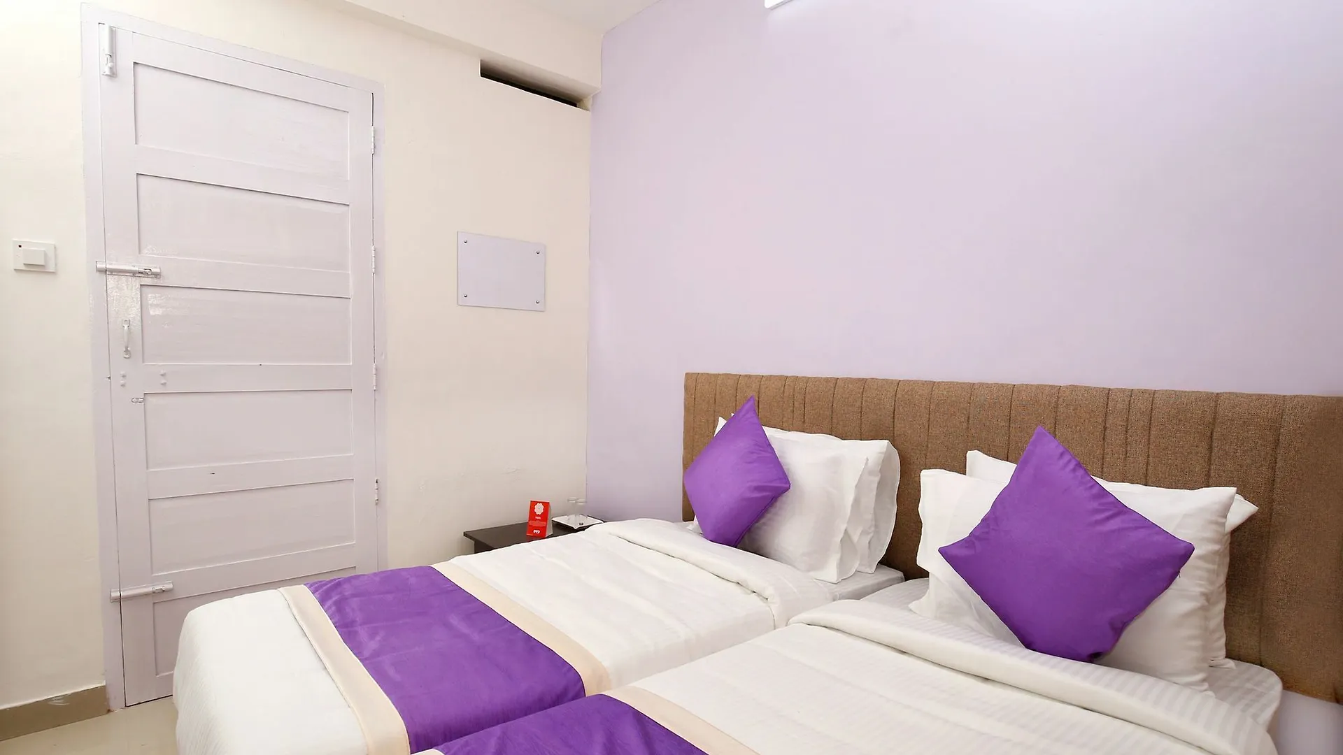 טריואנדרום Oyo 9797 Hotel Vbee Plaza