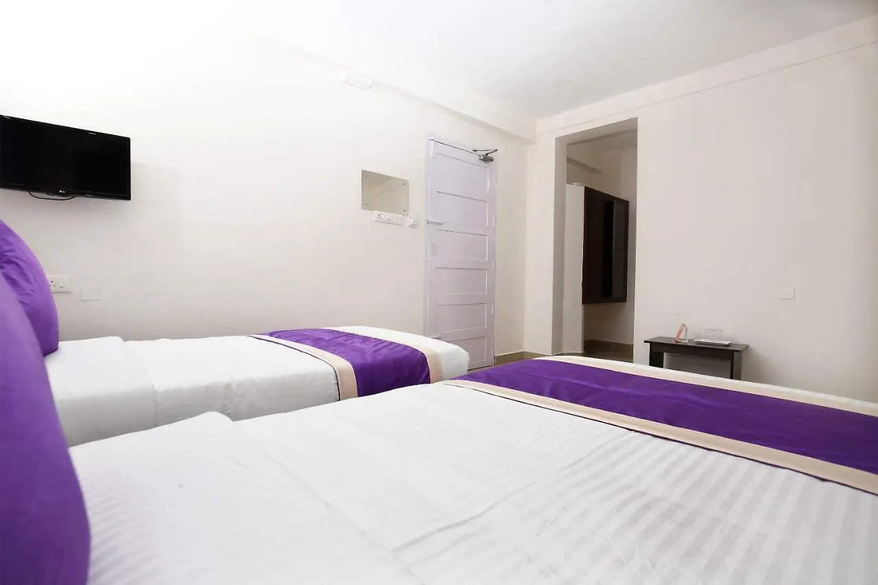 טריואנדרום Oyo 9797 Hotel Vbee Plaza