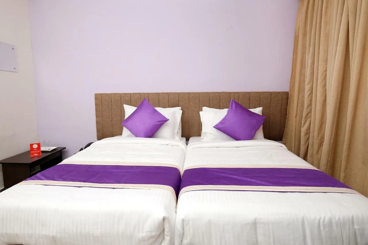 טריואנדרום Oyo 9797 Hotel Vbee Plaza